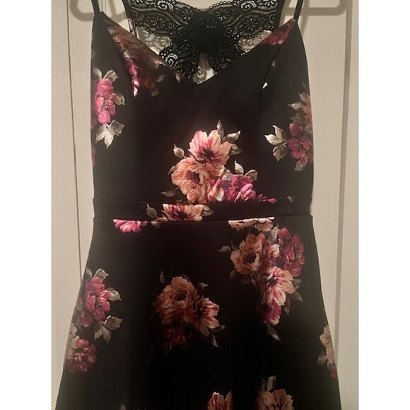 Black Floral Print Junior's dress (size 13) from Speechless - Picture 2 of 7
